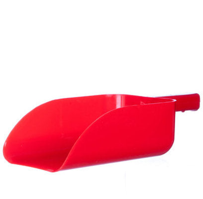 Plastic Feed Scoop, 5 pints (2.5 quarts)
